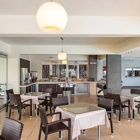 Hotell Zoes & 3*