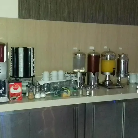 Zoes & Hotell