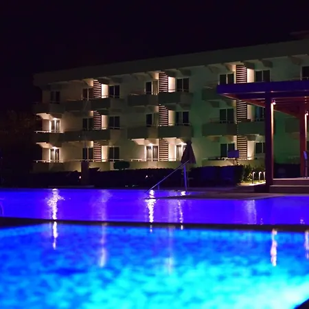 Hotell Zoes & 3*